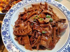 笋干烧肉-兔爸私家小厨(新北万达店)