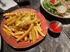 -LESCEDARS Brasserie Bistro香柏树