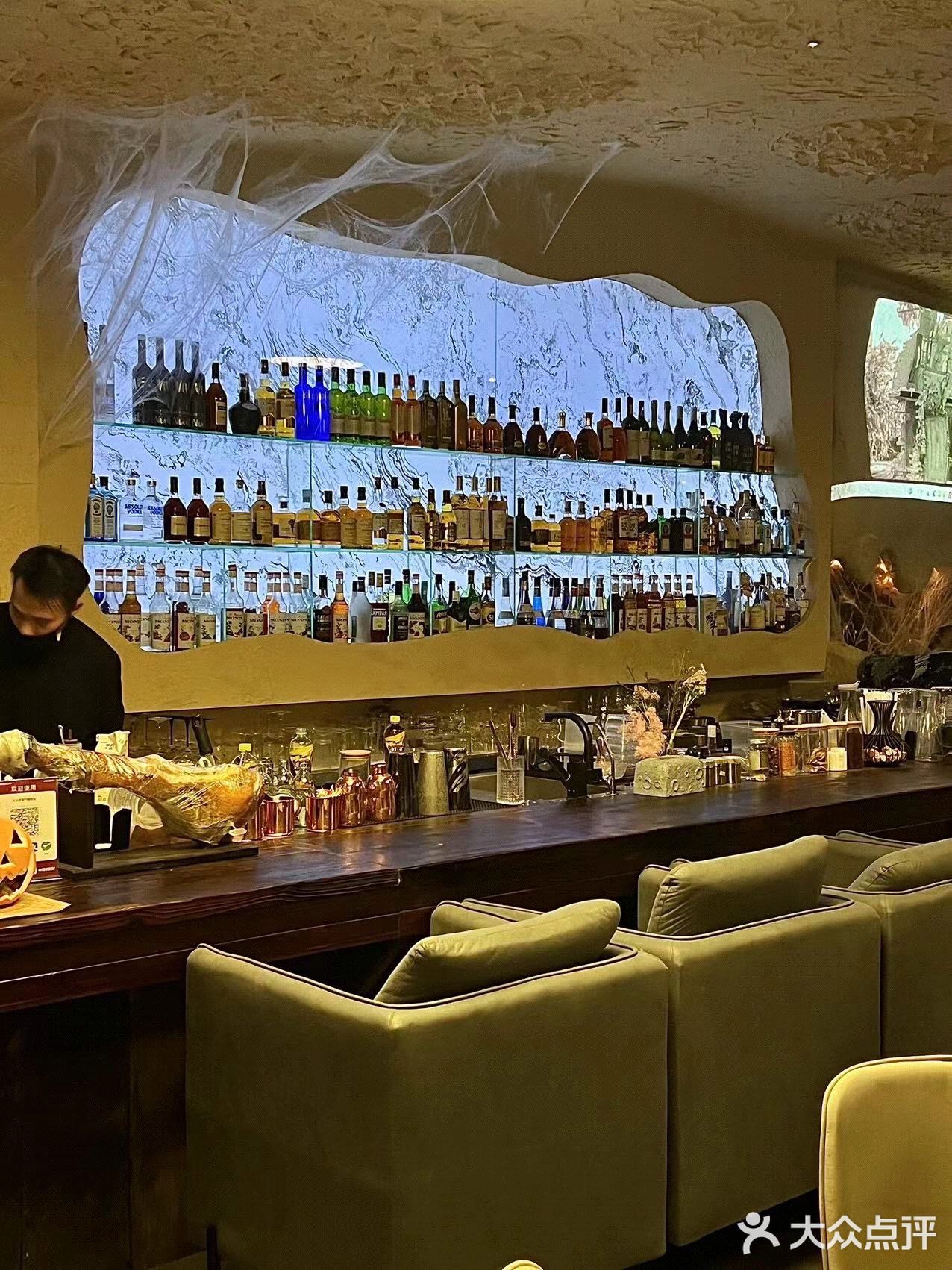 探店｜跑遍大半个义乌终于找到这家洞穴咖啡店！！