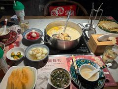 -尚尚仙·酸汤猪手·猪肚鸡火锅(华联万柳购物中心店)