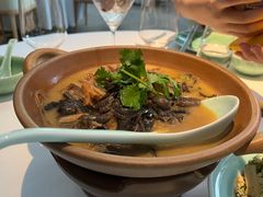 小鸡炖榛蘑-止观小馆·辽河口渔家菜(王府井店)