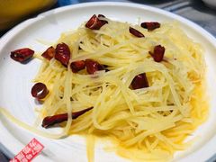 酸辣土豆丝-红辣椒·川菜·火锅(张杨路店)