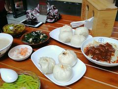 -李与白包子铺(桐梓林店)
