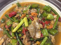 干锅牛蛙-阿峰饭店·本地土菜馆·农家土鸡煲·一品神仙鸡(报福店)