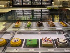面包甜点陈列柜-康莱德酒店·美庭自助餐厅