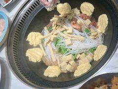 -雪乡人家东北菜·铁锅炖一切(高斯路店)