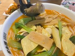 -蒙自源米线大王(花园城商场店)