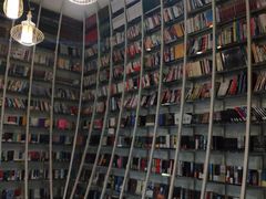 -钟书阁(松江泰晤士小镇店)