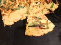 海鲜葱饼-明洞阿姨·韩式酱蟹烤肉·创意料理(三元桥店)