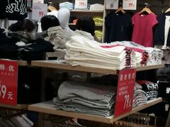 -优衣库(哈尔滨中央大街店)