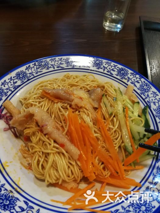 面来了鸡爪面图片 - 第1张
