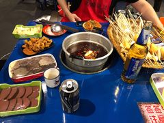 经典锅底-马路边边 传媒大学店