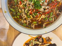 -兔行天下-鸿鹤鲜锅兔(中海国际店)