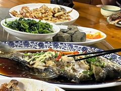 葱油鳊鱼-芦茨金富饭庄·25年老字号·专做稻草鸡