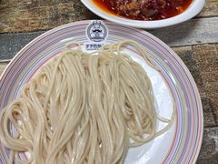 -歹歹的加个面过油肉拌面