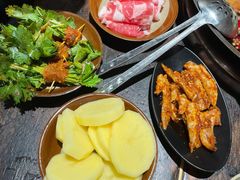 -四小区火锅·巷子里的重庆火锅(花照壁店)