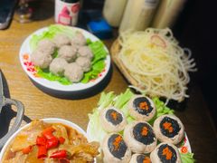 墨鱼汁蘑菇虾滑-萍姐火锅·公路夜市(打浦桥日月光店)