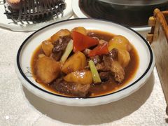 小土豆焖牛肉-荣粤酒家·融合粤菜