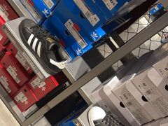 -王府井奥莱临潼小镇(临潼店)