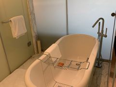 -上海滴水湖皇冠假日酒店