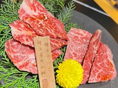 -山川小町·极番烧肉(新地假日广场店)