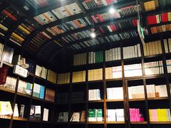 -钟书阁(松江泰晤士小镇店)