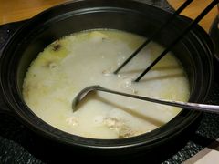 -洪氏嗨捞·广东猪肚鸡·椰子鸡火锅(西咸万象城店)