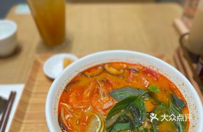 Beauty Shrimp Tom Yum Soup Noodles