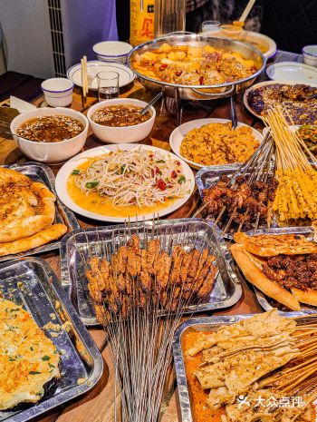 咱老陕最爱的刚刚烤肉，一元一串太良心~