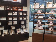 面包甜点陈列柜-Laderach 莱德拉(上海环贸iapm店)