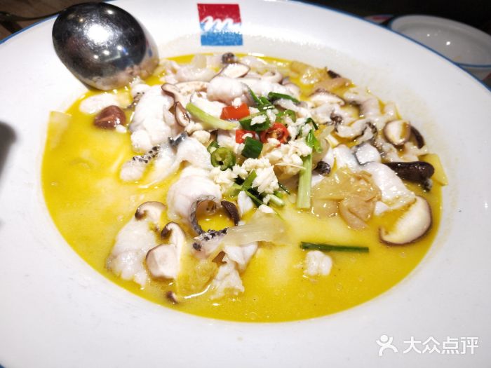 蜜桃餐厅·江浙融合菜(荟聚购物中心店)QQ酸汤鱼图片
