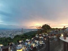 -草山夜未眠景观餐厅