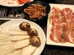 -韩宫宴炭火烤肉(中商世界里店)
