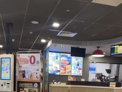 大堂-麦当劳(成都时代奥特莱斯店)