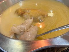 -鲜入围煮花胶鸡海鲜火锅