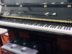 -柏斯音乐艺术中心·钢琴·吉他(上音店)