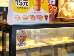 面包甜点陈列柜-麦当劳(豫园店)