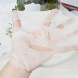 尽管是脸上有痘痘或者被太阳晒过