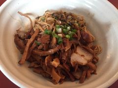 -佬钱湾仔(衣裳街店)