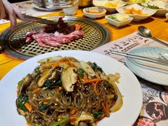 韩式牛肉炒粉丝-唯成•韩国炭火烤肉 유성고기