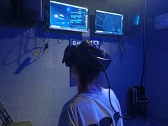 -VR 间客漫·PS电玩·虚拟现实包间游戏电竞(街道口店)