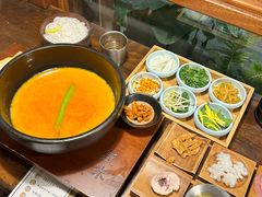 -银米·云南传统过桥米线(双廊黑金冠店)