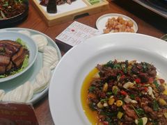 -老滇山寨•云南特色菜•地方菜•民族风情歌舞表演(金碧店)