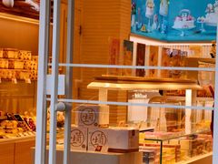 面包甜点陈列柜-好利来(鲁谷店)