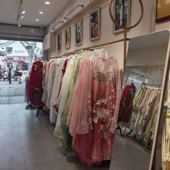 -一揽芳华汉服旗袍体验馆(拙政园店)