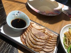 三少酱肘子-娄三少春饼·烤鸭(合生汇购物中心店)