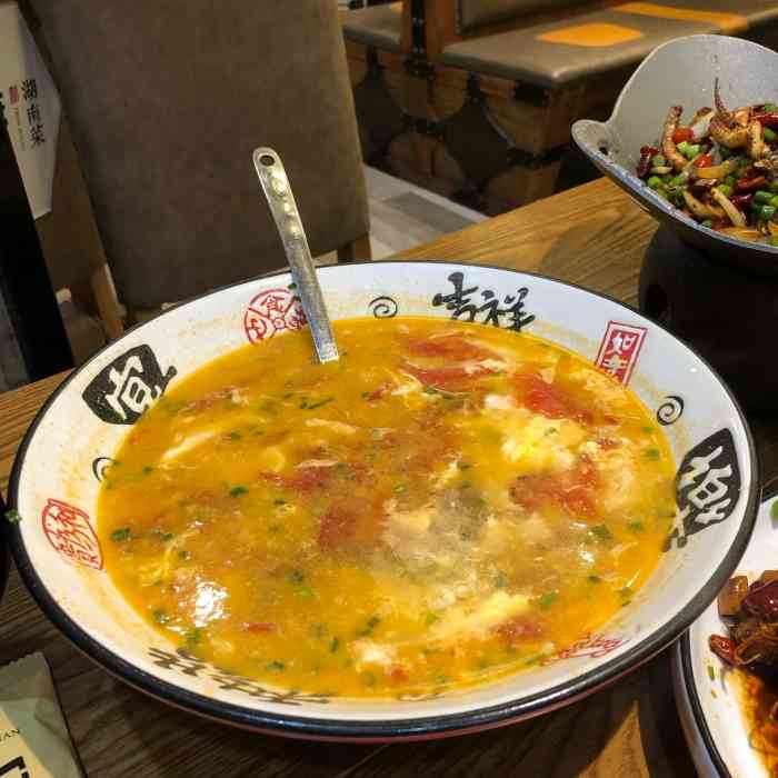 祖厨61湖南菜(浦东店)-"一般般的店,只有独立建筑和环境稍强一些.