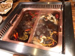 -老牌坊云南鱼豆花火锅(爱建店)