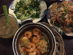 -Cuc Gach Quan Restaurant