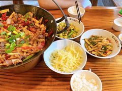 -富正毅三下锅·湘西韵味(天门山索道店)
